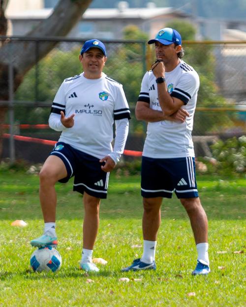 Roberto Montoya y Agustín Herrera, que tomaron el mando recientemente de los albos, tendrán mucho trabajo que hacer para redireccionar el camino de los albos. (Foto: Comunicaciones)