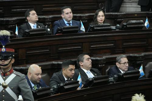 La sesión solemne del Congreso comenzó con una hora y media de retraso. (Foto: Wilder López/Soy502)