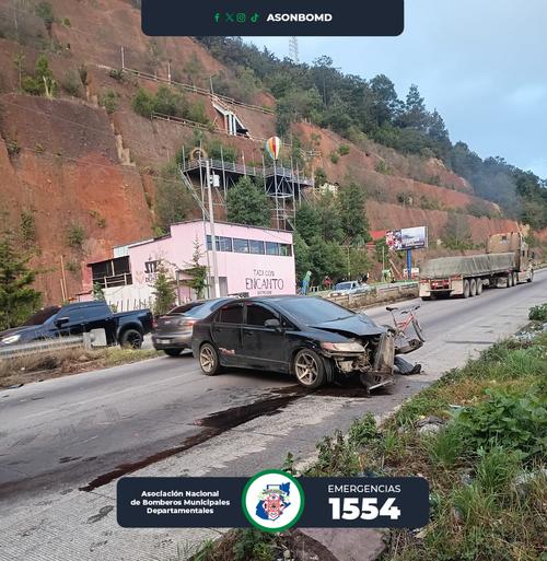 Un auto se vio involucrado en el accidente de tránsito. (Foto: Asonbomd)