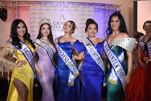 Patricia Quiñonez de Sacatepéquez, Aura Rivas, Reyna de Fraternidad Quetzalteca, Michelle Falla de El Progreso, Roslyn Quiej de Suchitepéquez y Cintia Catzun de Escuintla. (Foto: Erick Colop/Colaborador)
