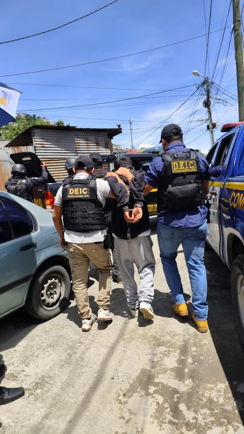 Varias personas han sido capturadas por el delito estafa. (Foto vía: Policía Nacional Civil)