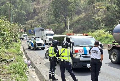 Autoridades resguardan la escena dónde fue localizado el cuerpo. (Foto: RRSS)