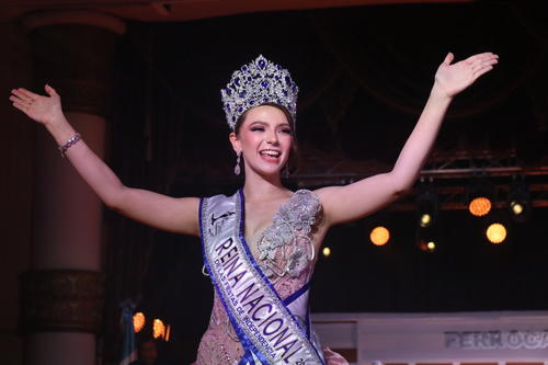La nueva Reina Nacional agradeció el respaldo recibido durante el certamen. (Foto: Leslie de León)