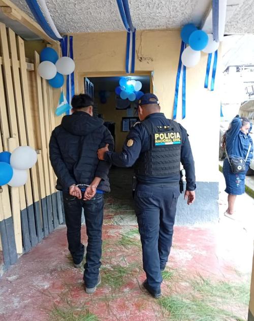 El hombre fue puesto a disposición de un juez. (Foto: PNC)