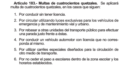 El conductor utilizaba luces exclusivas para vehículos de emergencia que va contra el reglamento de tránsito. (Imagen: captura de pantalla)