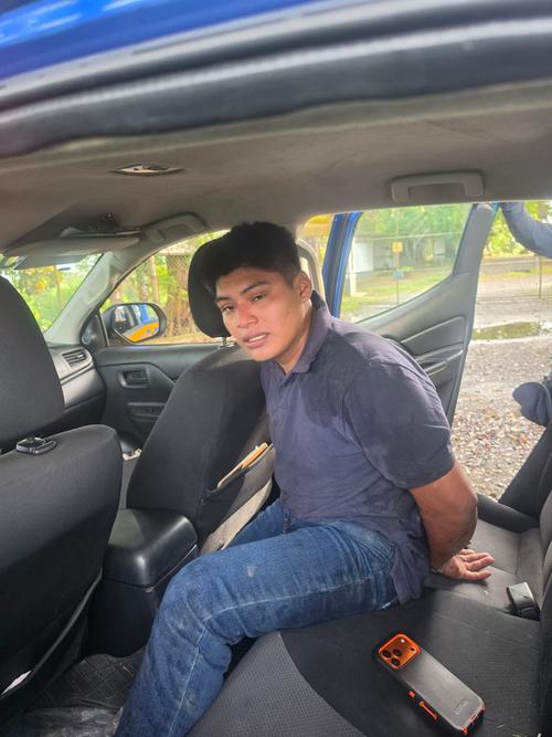 El hombre fue capturado momentos después de accidentarse. (Foto: PNC)