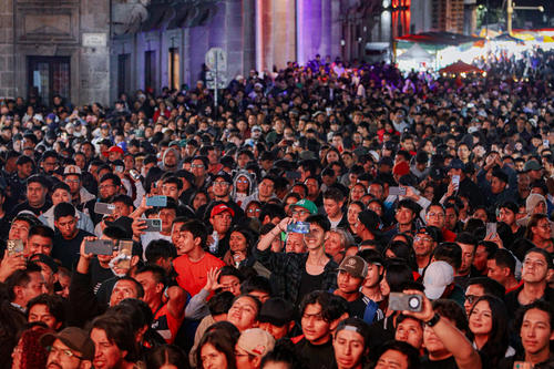 Los asistentes corearon los principales éxitos de la agrupación. (Foto: Erick Colop)