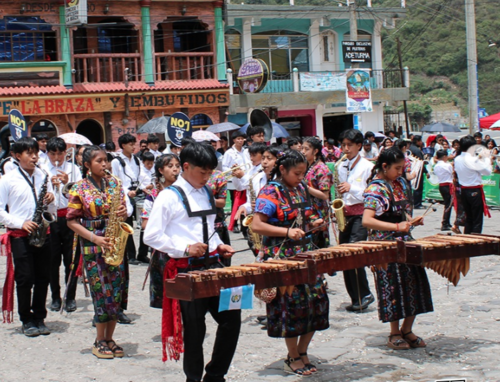 Desfile estudiantes marimba soy502 guatemala noticias 3