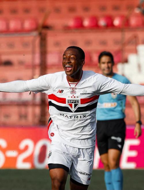 "Titimancito" marcó un golazo para darle el triunfo al tricolor paulista. (Foto: Sao Paulo)