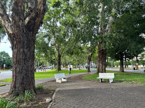 La Avenida Reforma es parte del camino de cientos de personas trabajadoras. (Foto: Alejandra Sánchez)