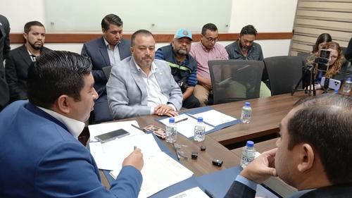 Según los cálculos de la comisión, el precio de referencia quedaría en Q35 para el diésel, Q34.50 para la gasolina regular y Q36 para la superior. (Foto: Soy502)