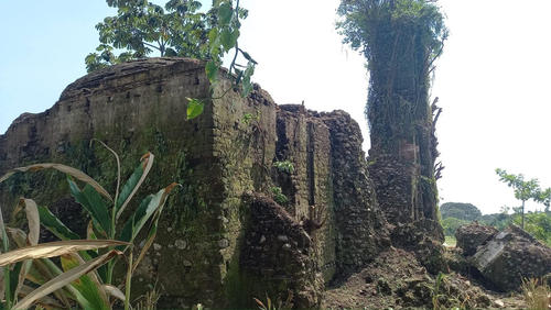 La iglesia de Santiago El Zambo mantiene sus antiguos muros coloniales. (Foto: Soy de San Pancho J-10)