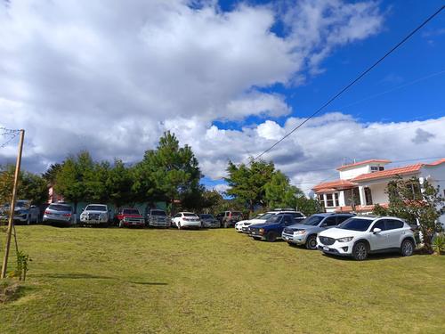 El área cuenta con amplio parqueo para los visitantes. (Foto: FB Mirador Ixchel)
