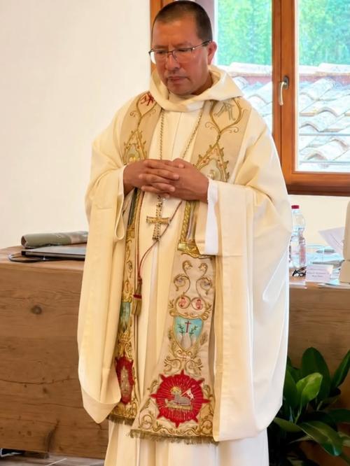 Antonio Bran Tecun, Italia, iglesia, Abad General, Monte Oliveto Maggiore, Toscana, guatemalteco, guatemala, soy502, noticias 2