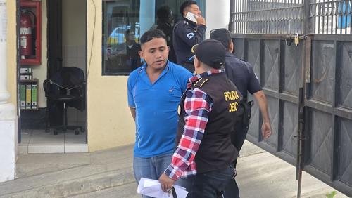 El capturado fue identificado como: Héctor Caal Sacul, de 35 años. (Foto: Erick Colop/Colaborador)