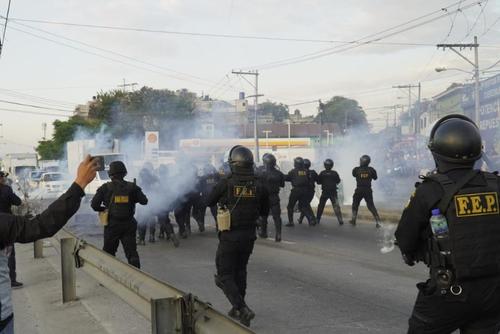 Ministerio de Gobernación, Policía Nacional Civil, PNC, Guatecompras, medios disuasivos, gas lacrimógeno, Tactical Group, protestas, 02