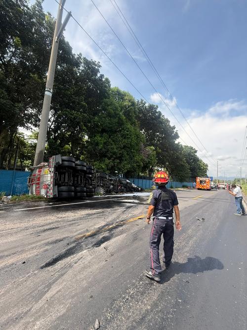 (Foto vía: Policía Nacional Civil de Tránsito)