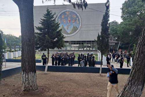 El pasado viernes 18 de septiembre, el MP allanó las instalaciones del campus central de la USAC. (Foto: archivo/soy502)
