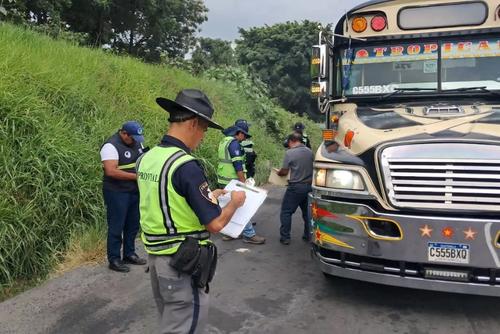 Provial realiza operativos constantes para establecer el cumplimiento del SLV en el transporte extraurbano. (Foto: CIV/Soy502)