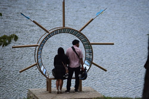 Amplias áreas verdes convierten a El Petencito en un destino ideal para compartir en familia. (Foto: Edwin Gúa)