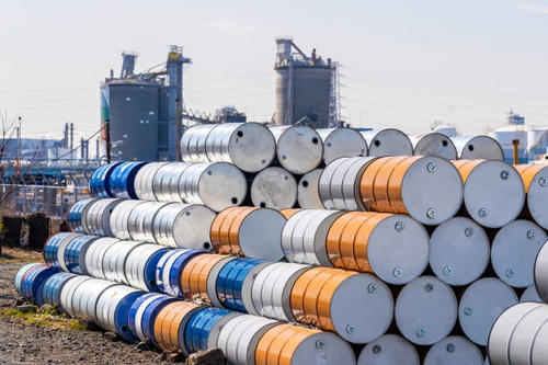 El precio del barril de petróleo se encuentra por debajo de los 100 dólares. (Foto ilustrativa: iStock)