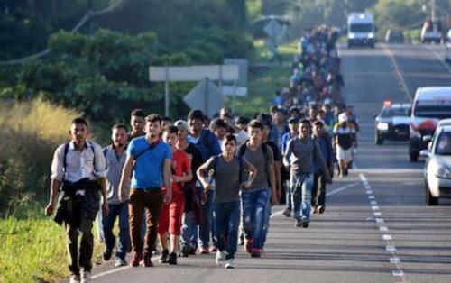 Una caravana de al menos 400 personas que salió de San Pedro Sula, Honduras, tiene la intención de atravesar Guatemala y México para dirigirse hacia Estados Unidos. (Foto: Archivo/Soy502)