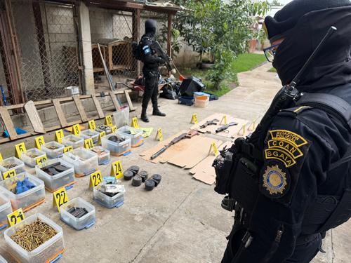 Esto fue lo que se localizó durante el allanamiento. (Foto: PNC)