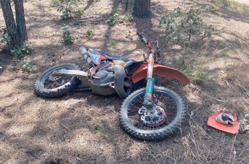 El guatemalteco se conducía en una motocicleta con la que chocó contra un árbol. (Foto: Manchester Township Police Department)