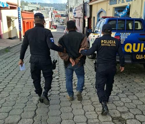 El sujeto fue capturado por las autoridades. (Foto: PNC)