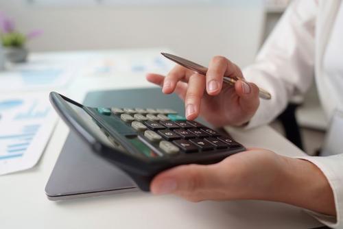 El proyecto contempla Q41 mil 750 millones en bonos del Tesoro, un aumento de 77.4% respecto de 2026, según el análisis de la comisión de finanzas del Congreso. (Foto ilustrativa: Shutterstock)