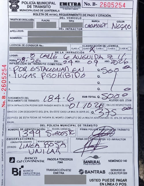 El conductor recibió una multa de Q500. (Foto: PMT)