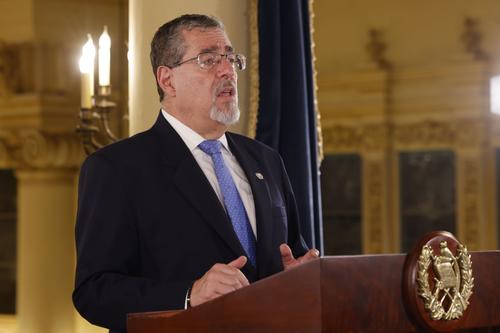 Bernardo Arévalo, combustibles, Decreto 21-2026, Decreto 22-2026, IVA, IDP, Congreso de la República, precios de combustibles, 0