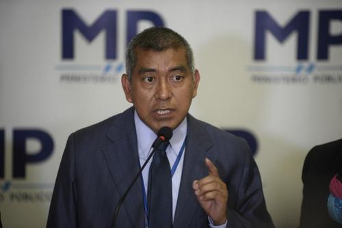 Uno de los primeros fiscales en ser destituido fue el jefe de la FECI, Rafael Curruchiche. (Foto: Archivo/soy502)