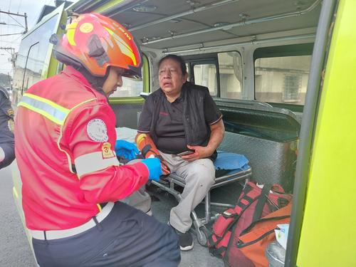 Una mujer sufrió una fractura tras el accidente. (Foto: CBM)