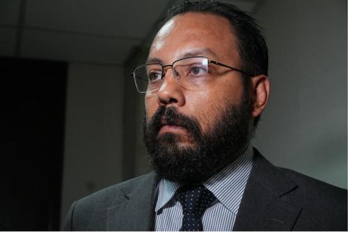 El abogado Fernando Guerra figura como querellante en el proceso penal contra Carlos Acevedo, piloto que embistió a un motorista en la zona 9 capitalina. (Foto: Archivo/Soy502)