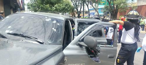 Los atacantes dispararon en repetidas ocasiones contra una camioneta. (Foto: CVB)