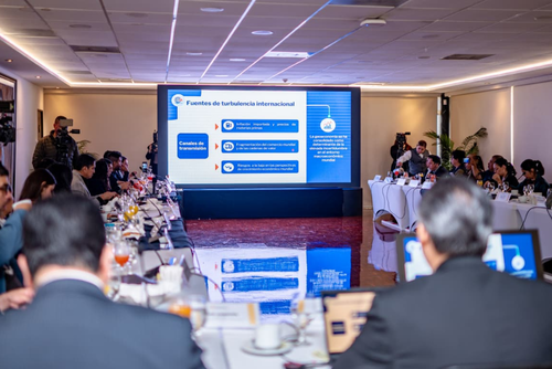 Las proyecciones de la gerencia económica detallan que la actividad económica interna mantiene un crecimiento (Foto: Banguat)