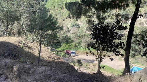 La sequedad de los alrededores constrasta con los cultivos que logran mantenerse en pie. (Foto: Carlos Sotz)