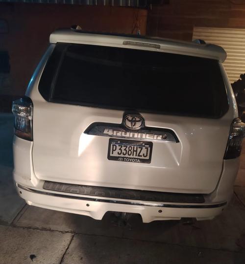 Una denuncia por una camioneta Toyota robada permitió las capturas y hallazgo del vehículo. (Foto: PNC)