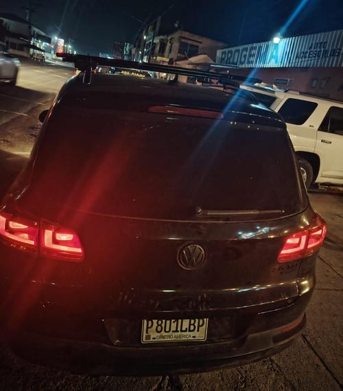 Otra camioneta con reporte de robo fue hallada durante el allanamiento. (Foto: PNC)