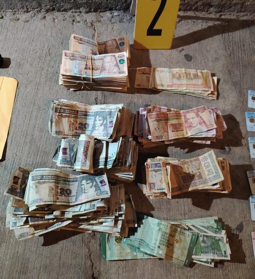 Más de Q44 mil fueron incautados. (Foto: PNC)