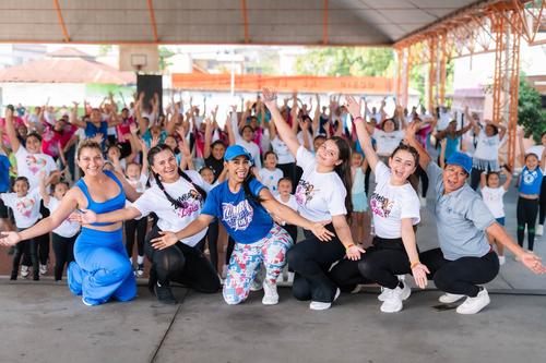 En el Puerto de San José, Escuintla, Zumba Fitness by Ligia impulsa el bienestar físico y mental a través de la música, el ejercicio y la comunidad. (Foto: Zumba Fitness by Ligia)
