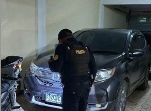 Esta es la camioneta con reporte de robo. (Foto: PNC)