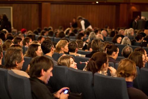 Las salas de cine se llenaron al ver la película guatemalteca. (Foto: This Human World)
