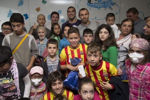Messi, Pinto y Mascherano, entre otros, visitaron el hospital Vall d'Hebron