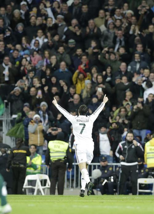 CR7 se adueñó una vez más del "Show" en el Bernabéu. (Foto: EFE)