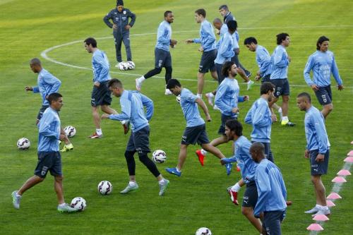 Uruguay va por los seis puntos. (Foto: EFE)