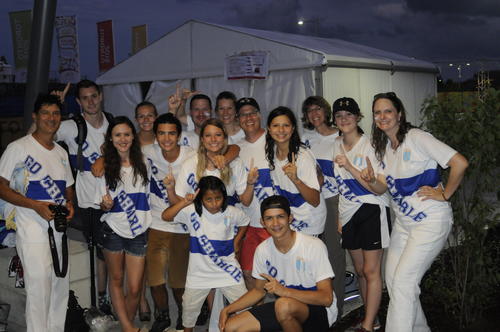 Amigos de Charles que viven en Estados Unidos viajaron a ver al campeón panamericano. La familia de Charles Fernández trabaja con varias misiones cristianas que apoyan en Guatemala. (Foto: Pedro Pablo Mijangos/Soy502)