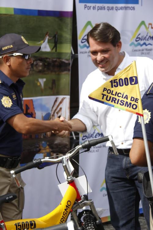 Se han sumado 30 nuevos agentes a la Policía de Turismo de Antigua: ahora suman 65 para proteger a los vecinos y visitantes del principal destino turístico del país. (Foto: INGUAT)