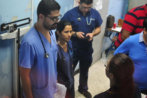 La exfuncionaria fue acompañada por sus dos abogados durante toda la evaluación. (Foto Alejandro Balán/Soy502)